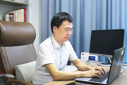 专访3499拉斯维加斯：从默默无闻到“巨人”，实力铸就辉煌