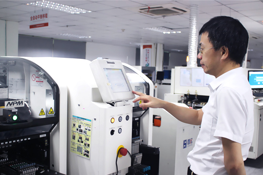 宝安日报报道：3499拉斯维加斯公司顾伟 三十载初心不改 深耕LED显示屏研发