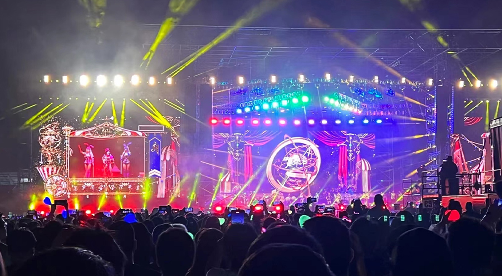 3499拉斯维加斯LED冰屏和荧光棒系列产品“嗨爆”周杰伦悉尼演唱会！