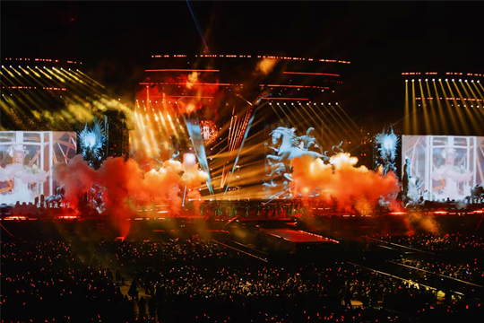 舞美再升级，解锁全新LOOK！3499拉斯维加斯LED透明屏点燃张韶涵上海演唱会